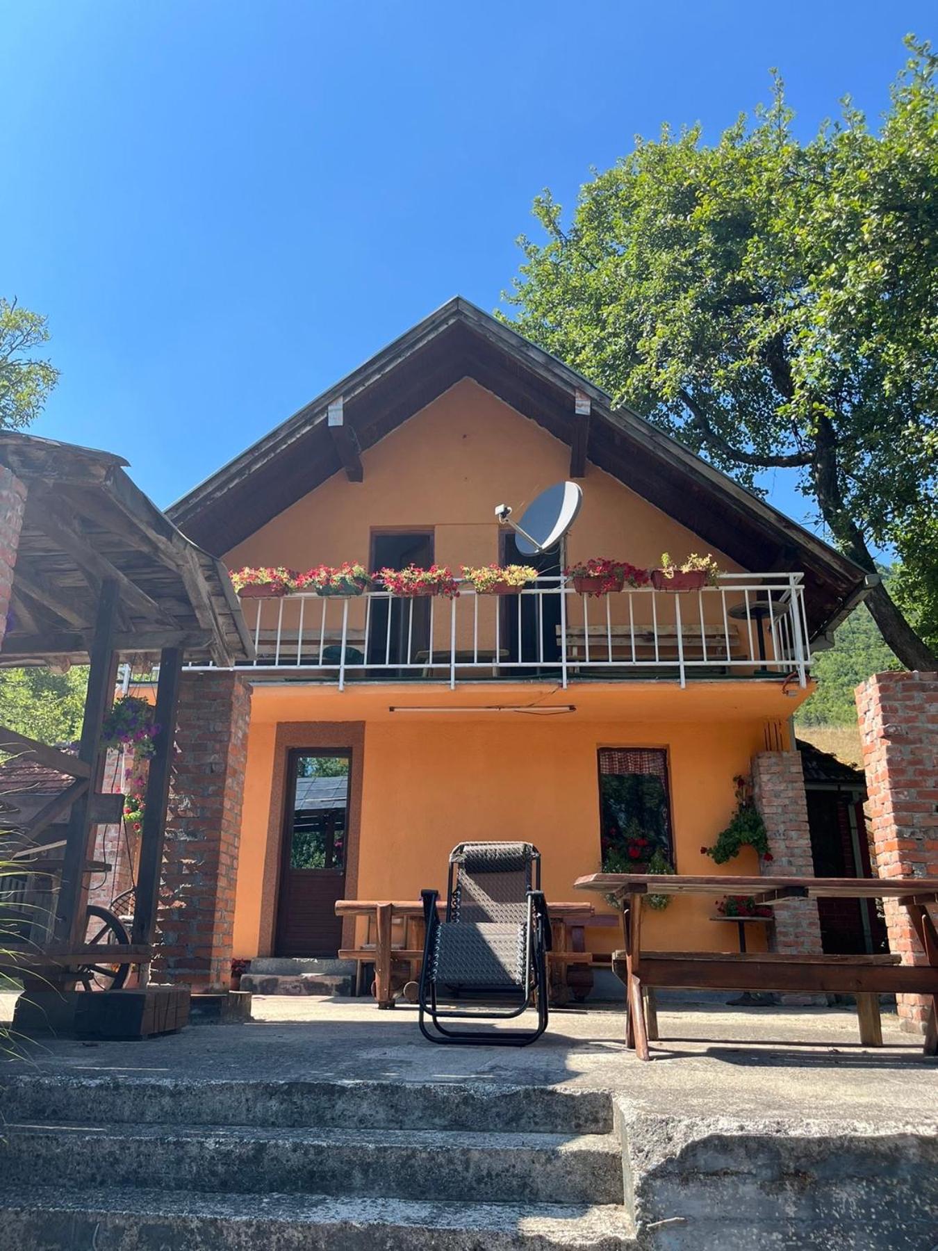 Sipovo Bed And Breakfast Family Djukic מראה חיצוני תמונה