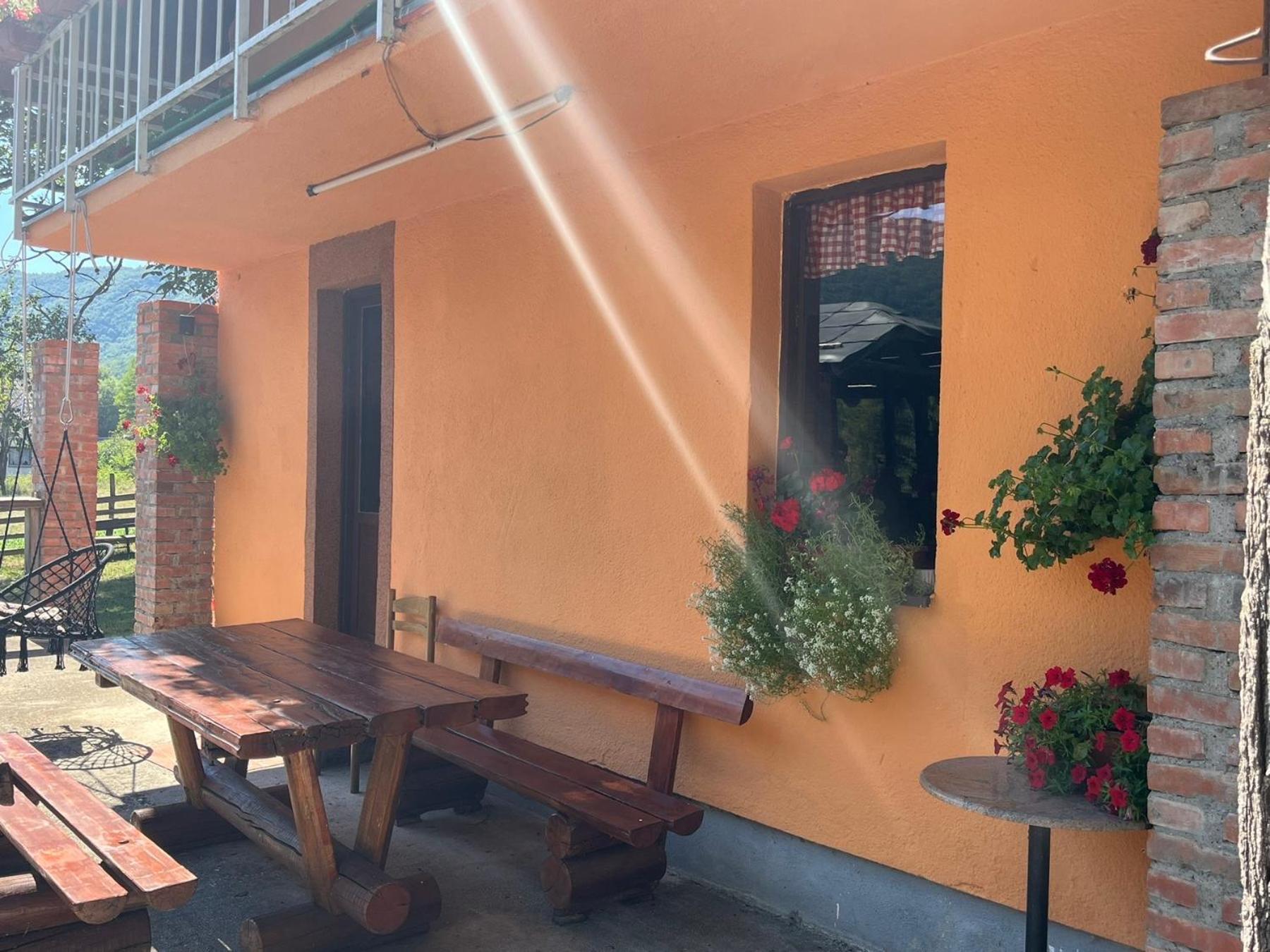 Sipovo Bed And Breakfast Family Djukic מראה חיצוני תמונה